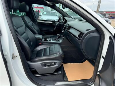 2014 Volkswagen Touareg Execline | PANORAMIC SUNROOF | R - LINE | |   - Photo 16 - Edmonton, AB T5S 1R1