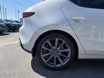 2025 Mazda Mazda3 Hatchback 2.5 S Premium   - Photo 5 - Edmonton, AB T5L 4H5