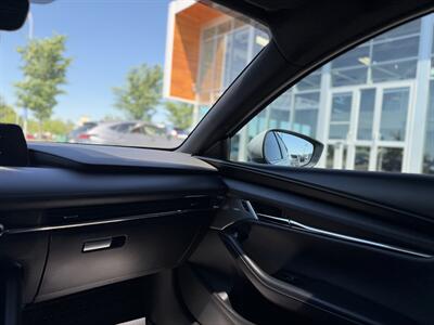 2025 Mazda Mazda3 Hatchback 2.5 S Premium   - Photo 23 - Edmonton, AB T5L 4H5