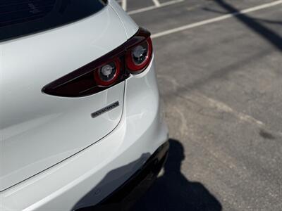 2025 Mazda Mazda3 Hatchback 2.5 S Premium   - Photo 13 - Edmonton, AB T5L 4H5