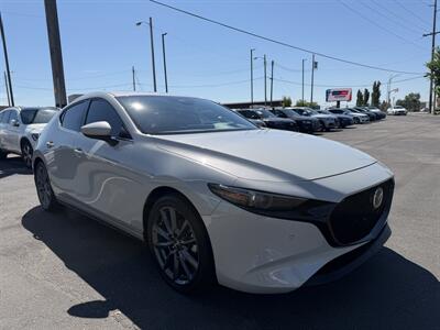 2025 Mazda Mazda3 Hatchback 2.5 S Premium   - Photo 3 - Edmonton, AB T5L 4H5