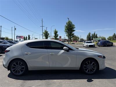 2025 Mazda Mazda3 Hatchback 2.5 S Premium   - Photo 4 - Edmonton, AB T5L 4H5