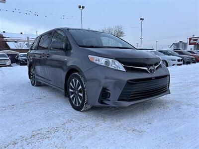 2018 Toyota Sienna LE 7-Passenger   - Photo 3 - Edmonton, AB T5S 1R1