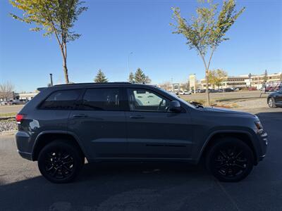 2022 Jeep Grand Cherokee WK Laredo X - Photo 4 - Edmonton, AB T5L 4H5