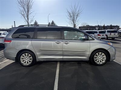 2013 Toyota Sienna LE 7-Passenger   - Photo 4 - Edmonton, AB T5L 4H5