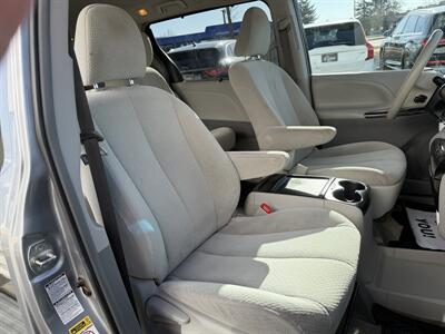 2013 Toyota Sienna LE 7-Passenger   - Photo 27 - Edmonton, AB T5L 4H5