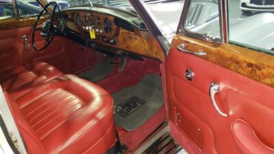 1965 Rolls-Royce Silver Cloud   - Photo 4 - Hallandale, FL 33009