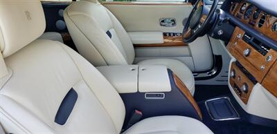 2010 Rolls-Royce Phantom Drophead Coupe   - Photo 9 - Hallandale, FL 33009