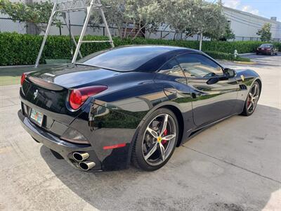 2014 Ferrari California   - Photo 24 - Hallandale, FL 33009