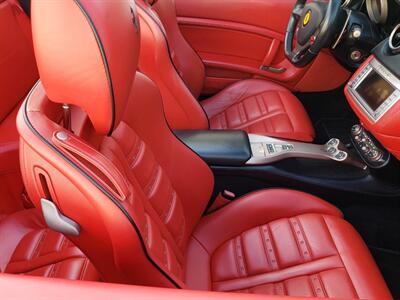 2014 Ferrari California   - Photo 5 - Hallandale, FL 33009