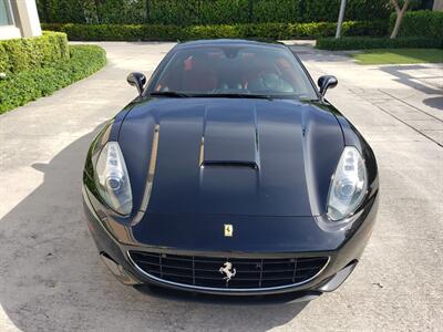 2014 Ferrari California   - Photo 19 - Hallandale, FL 33009