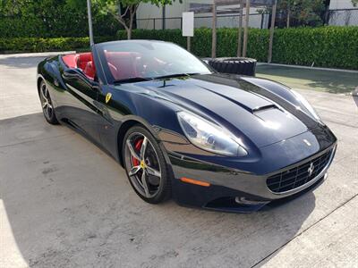 2014 Ferrari California   - Photo 2 - Hallandale, FL 33009