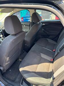 2014 Ford Focus SE   - Photo 5 - Stockton, CA 95202