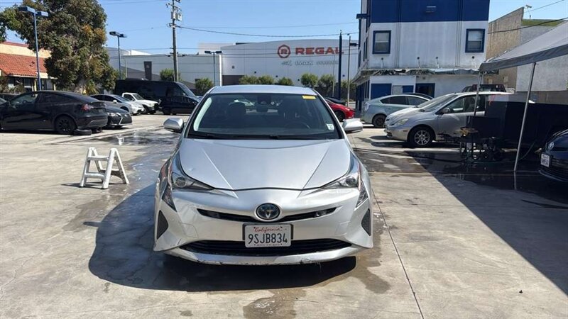 2017 Toyota Prius   - Photo 1 - Lakewood, CA 90715