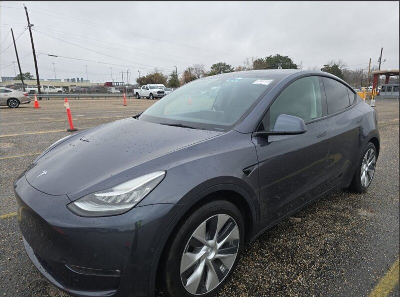 2021 Tesla Model Y   - Photo 1 - Lakewood, CA 90715