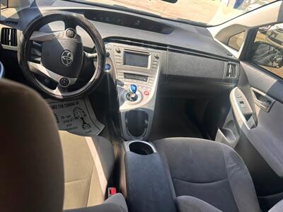 2014 Toyota Prius * - Photo 11 - Lakewood, CA 90715