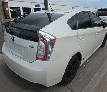 2015 Toyota Prius - Photo 1 - Lakewood, CA 90715