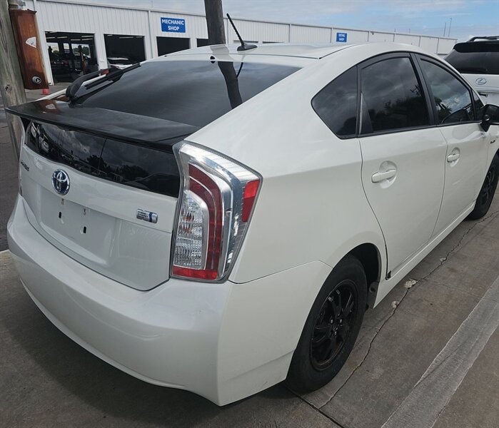 2015 Toyota Prius   - Photo 1 - Lakewood, CA 90715