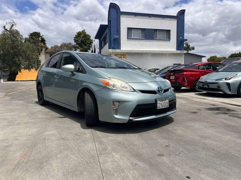 2015 Toyota Prius 05/29/2026 SOLD NINIZ Y JOSE KEY #31   - Photo 1 - Lakewood, CA 90715