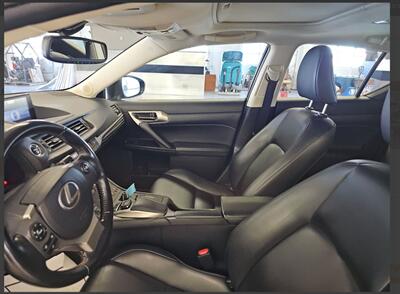 2017 Lexus CT 200h - Photo 3 - Lakewood, CA 90715