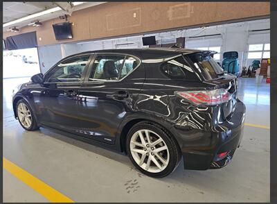 2017 Lexus CT 200h - Photo 4 - Lakewood, CA 90715