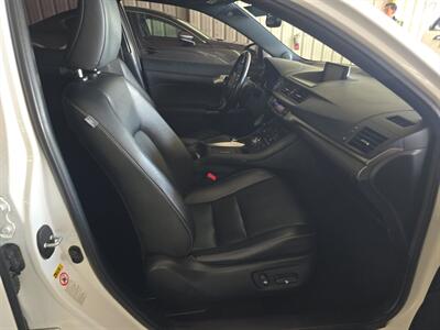 2015 Lexus CT 200h   - Photo 8 - Lakewood, CA 90715