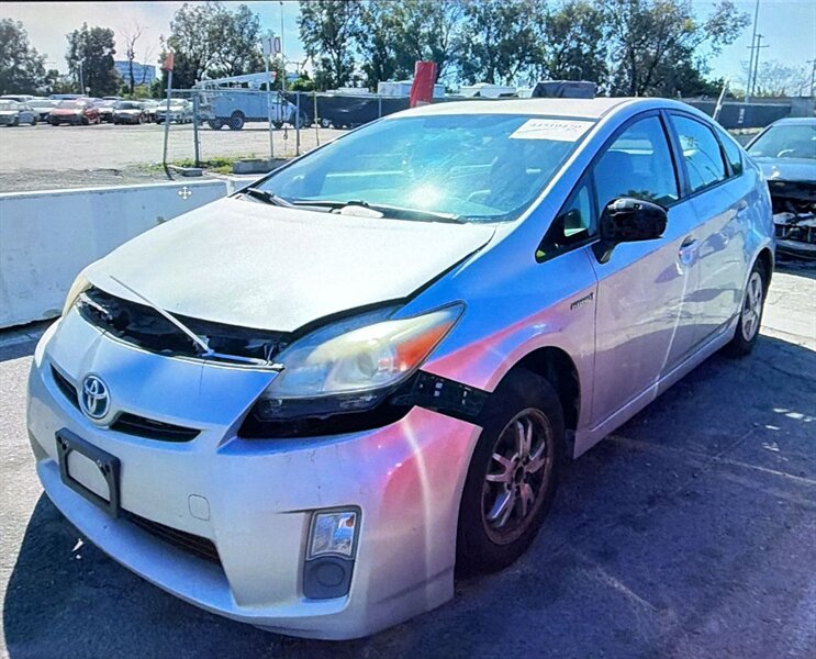 2011 Toyota Prius PARTS CAR   - Photo 1 - Lakewood, CA 90715