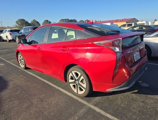 2017 Toyota Prius   - Photo 1 - Lakewood, CA 90715