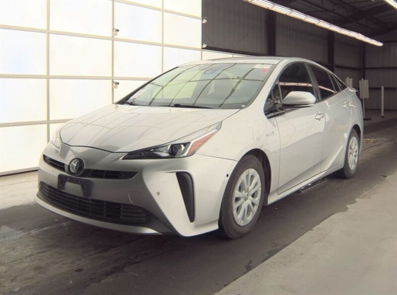 2019 Toyota Prius   - Photo 1 - Lakewood, CA 90715