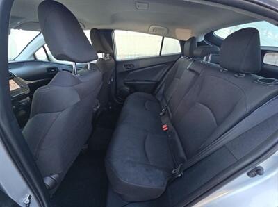 2022 Toyota Prius   - Photo 6 - Lakewood, CA 90715