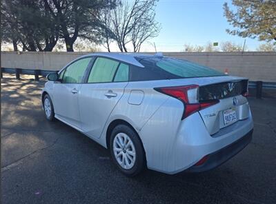2022 Toyota Prius   - Photo 3 - Lakewood, CA 90715