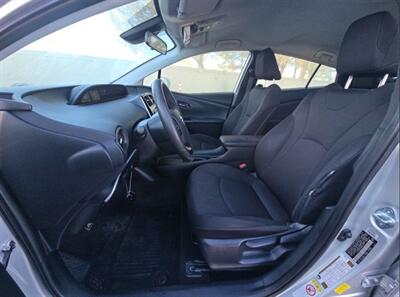 2022 Toyota Prius   - Photo 5 - Lakewood, CA 90715