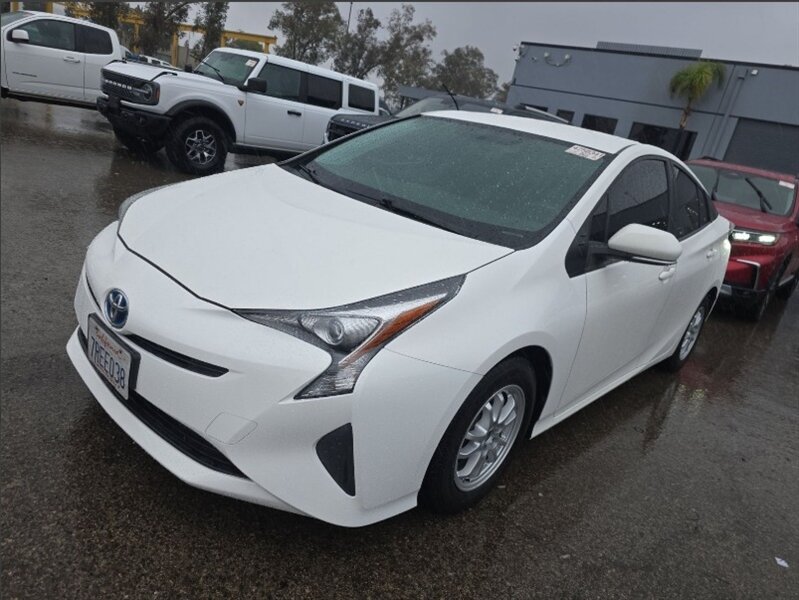 2016 Toyota Prius   - Photo 1 - Lakewood, CA 90715
