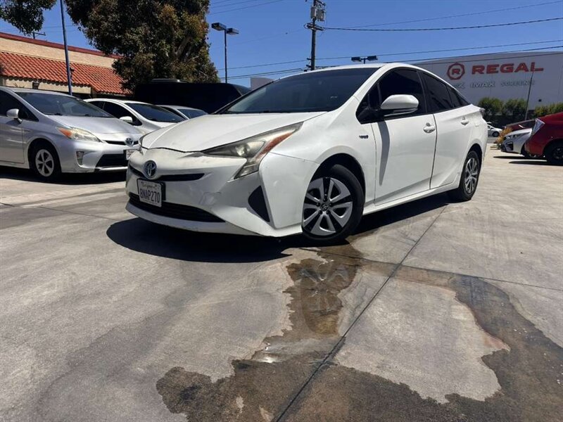 2016 Toyota Prius   - Photo 1 - Lakewood, CA 90715
