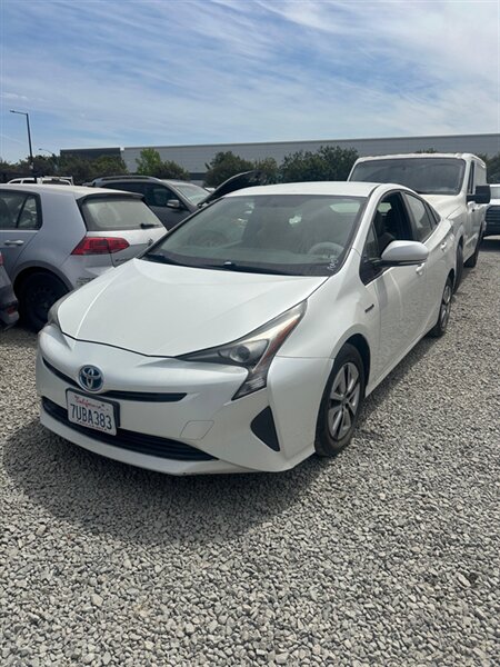2016 Toyota Prius   - Photo 1 - Lakewood, CA 90715