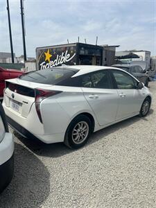 2016 Toyota Prius   - Photo 8 - Lakewood, CA 90715