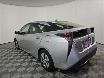 2017 Toyota Prius Two   - Photo 3 - Lakewood, CA 90715