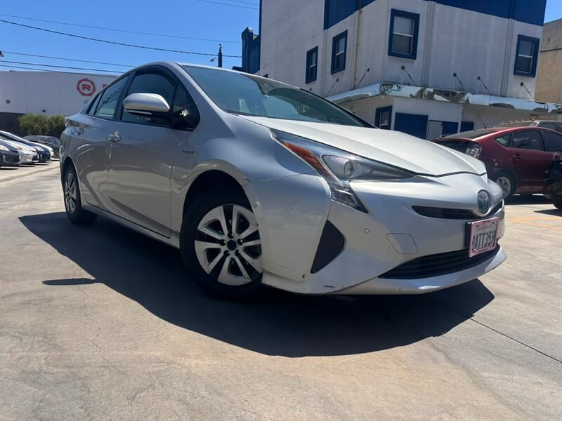 2017 Toyota Prius *   - Photo 1 - Lakewood, CA 90715