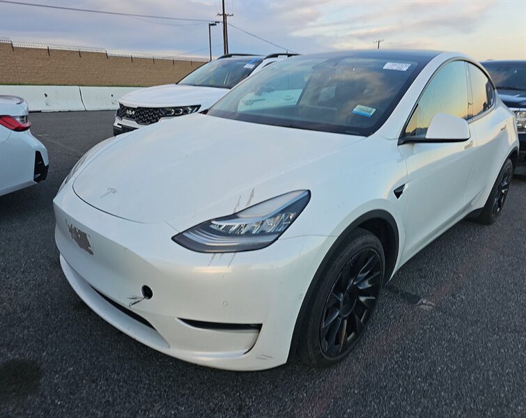 2021 Tesla Model Y   - Photo 1 - Lakewood, CA 90715