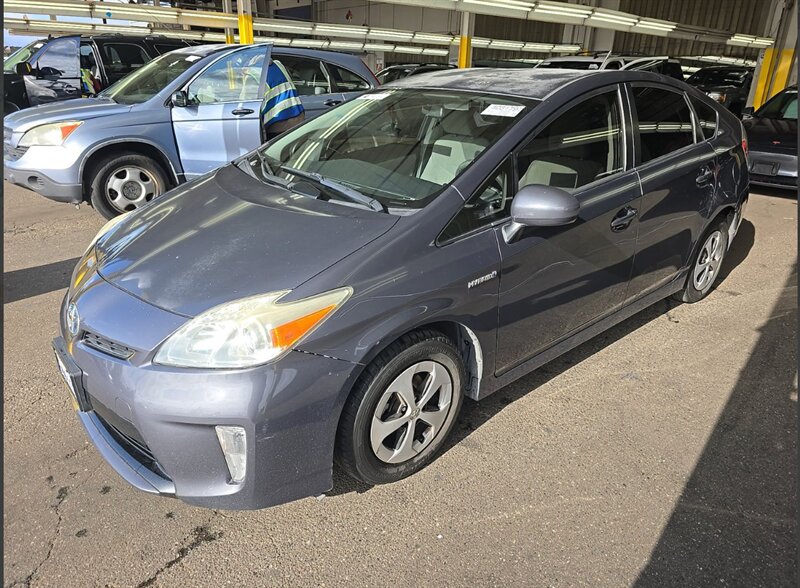 2015 Toyota Prius Three   - Photo 1 - Lakewood, CA 90715