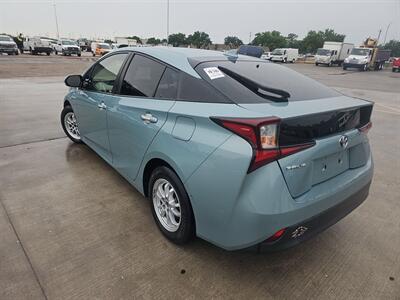 2019 Toyota Prius LE - Photo 5 - Lakewood, CA 90715