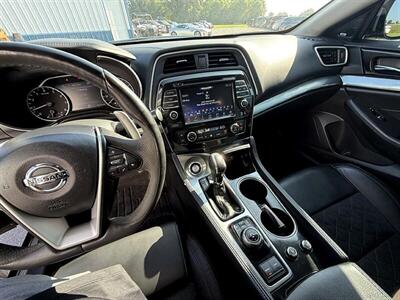 2017 Nissan Maxima 3.5 SR   - Photo 15 - Greensburg, IN 47240-9353