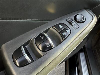 2017 Nissan Maxima 3.5 SR   - Photo 25 - Greensburg, IN 47240-9353