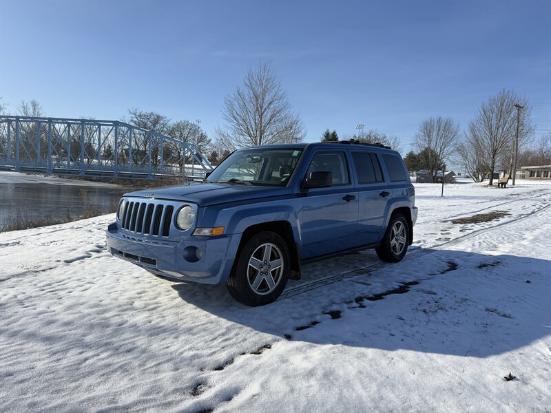 2007 Jeep Patriot Sport   - Photo 1 - Greensburg, IN 47240-9353