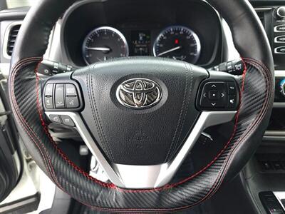 2016 Toyota Highlander XLE  AWD - Photo 20 - Greensburg, IN 47240-9353