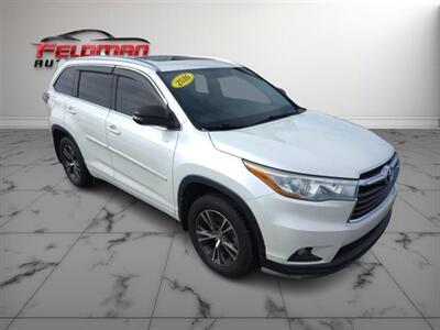 2016 Toyota Highlander XLE  AWD - Photo 13 - Greensburg, IN 47240-9353