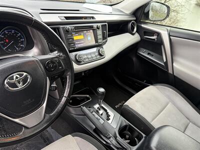 2018 Toyota RAV4 XLE - Photo 9 - Greensburg, IN 47240-9353