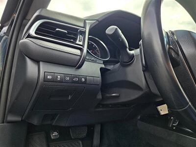 2018 Toyota Camry SE   - Photo 5 - Greensburg, IN 47240-9353