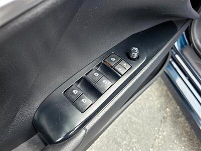 2018 Toyota Camry SE   - Photo 2 - Greensburg, IN 47240-9353