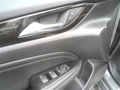 2018 Buick Regal Sportback Essence   - Photo 5 - Greensburg, IN 47240-9353